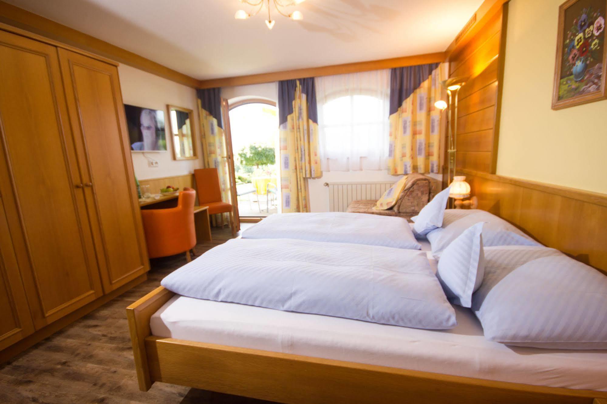 Gaestehaus Stabauer Mondsee Buitenkant foto